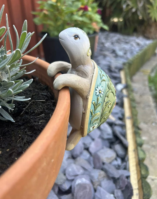 Boho floral tortoise pot hanger