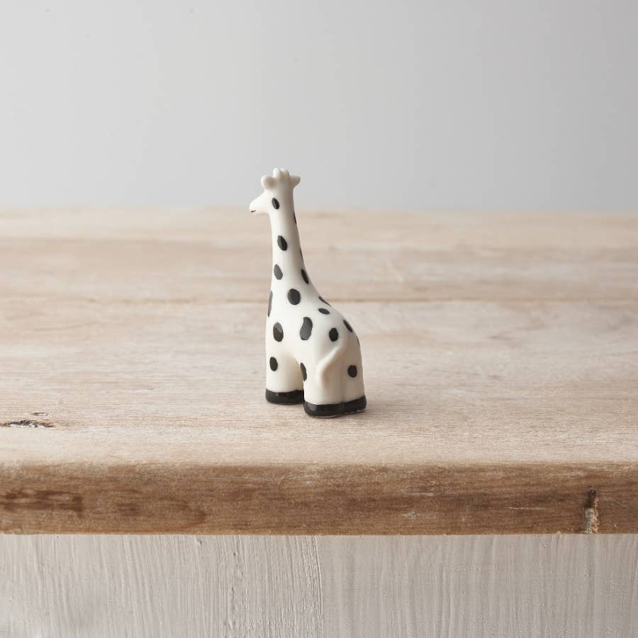 Tiny Porcelain Giraffe, 6cm