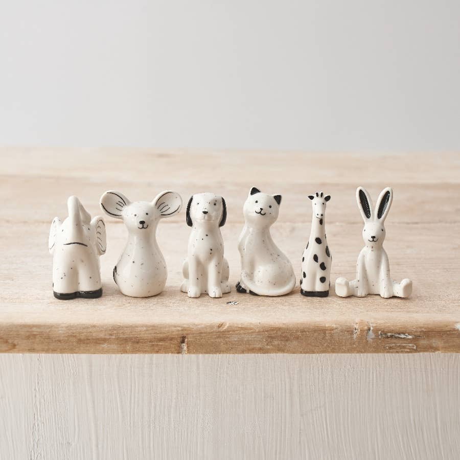 Tiny Porcelain Giraffe, 6cm