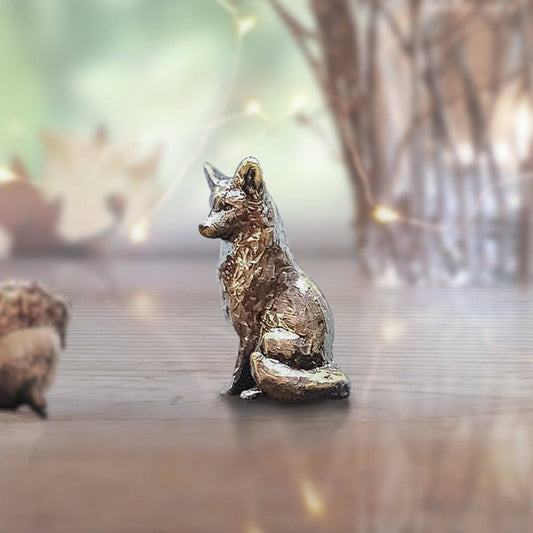 Butler & Peach Miniature Bronze Fox Sitting